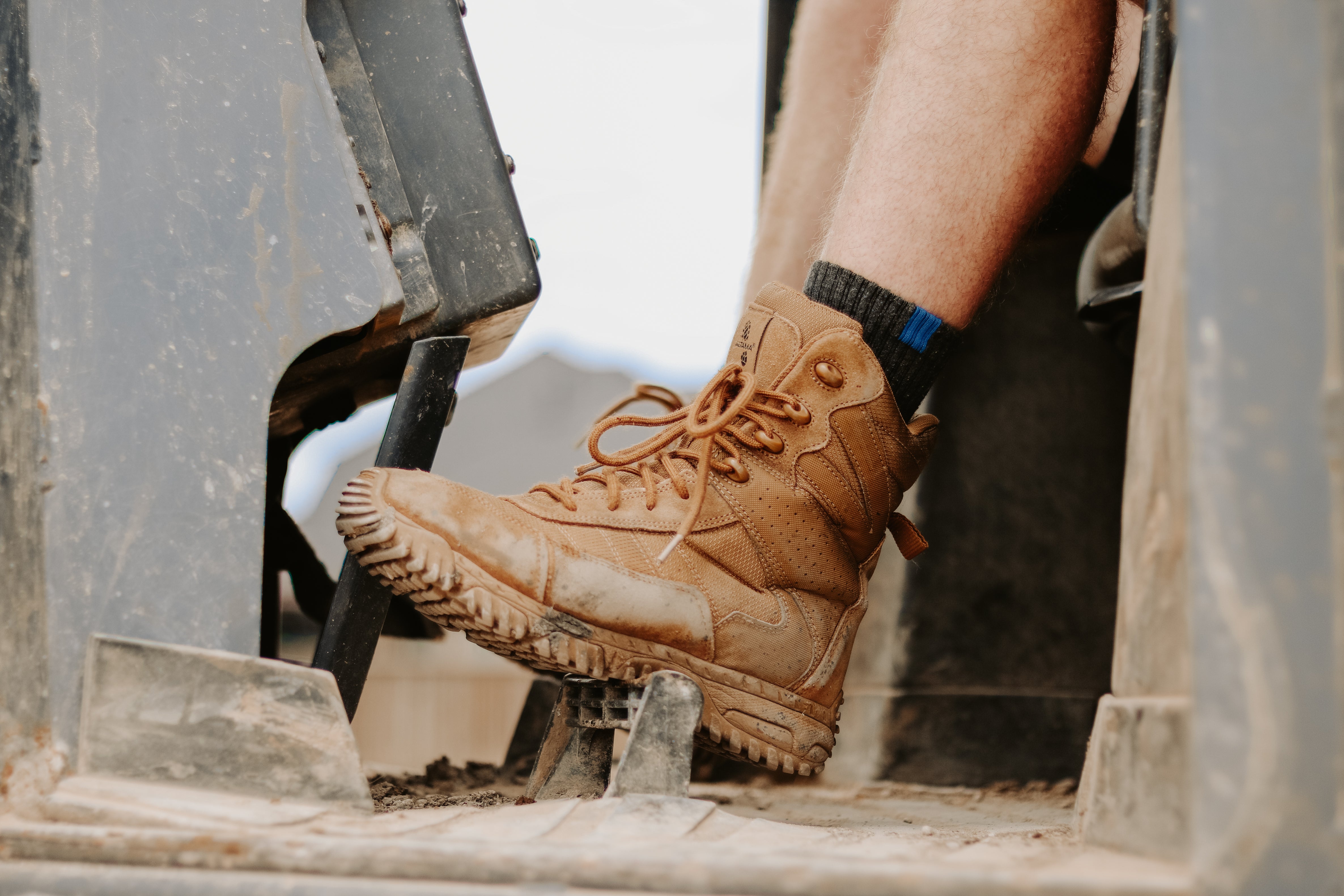 The Ultimate Guide to Alpaca Wool Socks: Why Blue Collar Workers Should Choose Bluepacca Socks